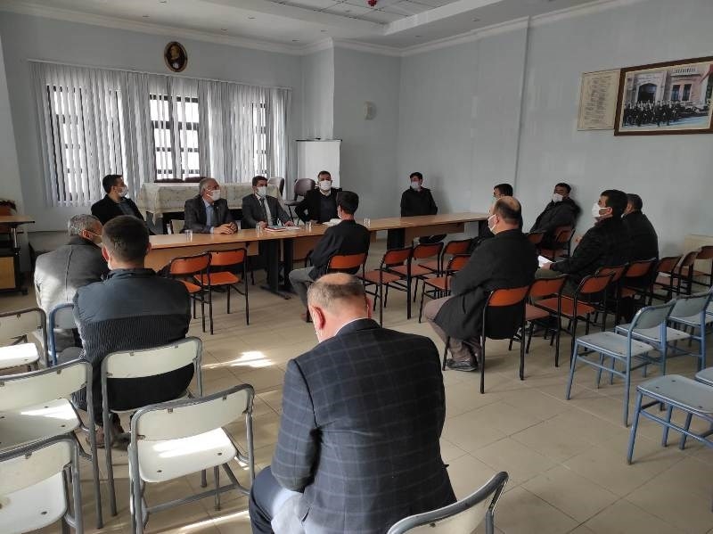 KAYMAKAM DEMİR ÇİFTÇİLERLE BULUŞTU