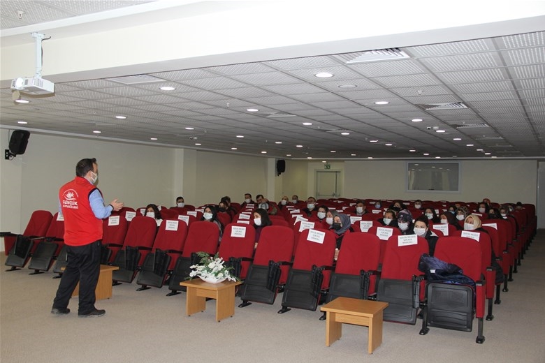 GENÇLİK VE SPOR PERSONELİNE AFET EĞİTİMİ 