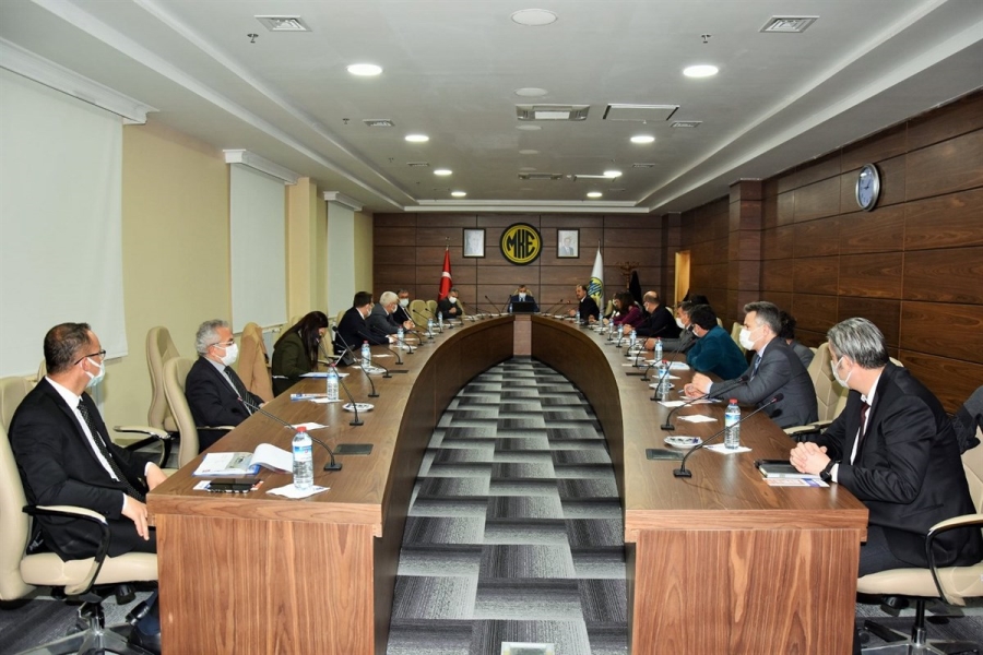VALİ SEZER ÇALIŞTAY’A KATILDI 