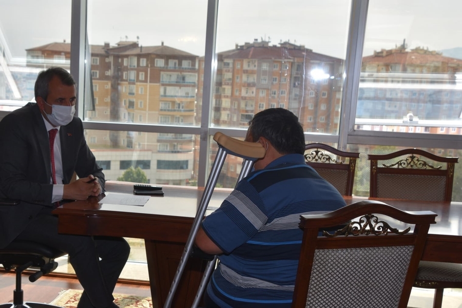 VALİ, HALKIN SORUNLARINI DİNLEDİ 
