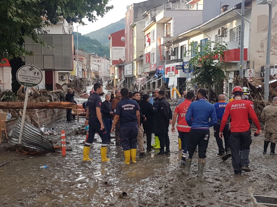Yahşihan Belediyesi afetzedelerin yanında 