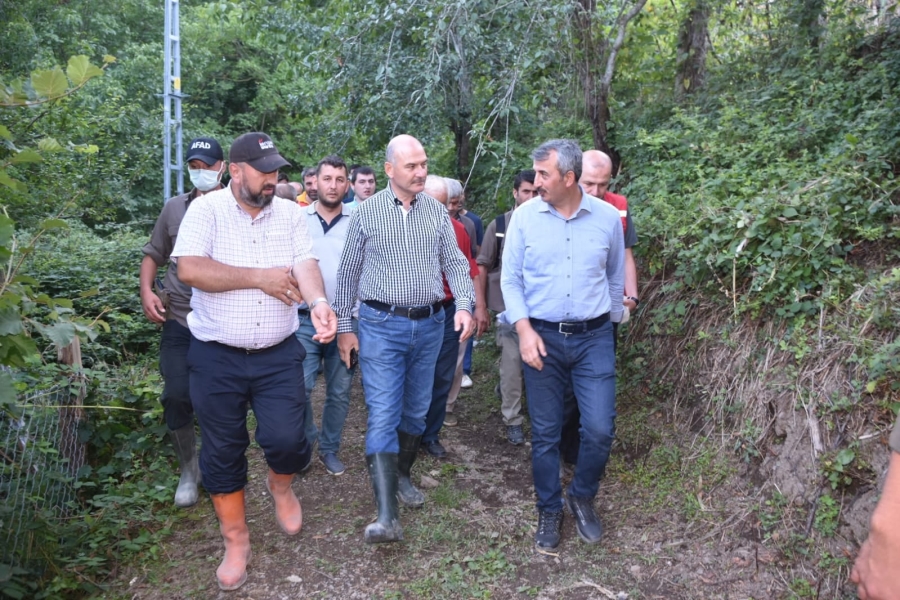 Vali Sezer, afet bölgesinde çalışmalarını sürdürüyor 