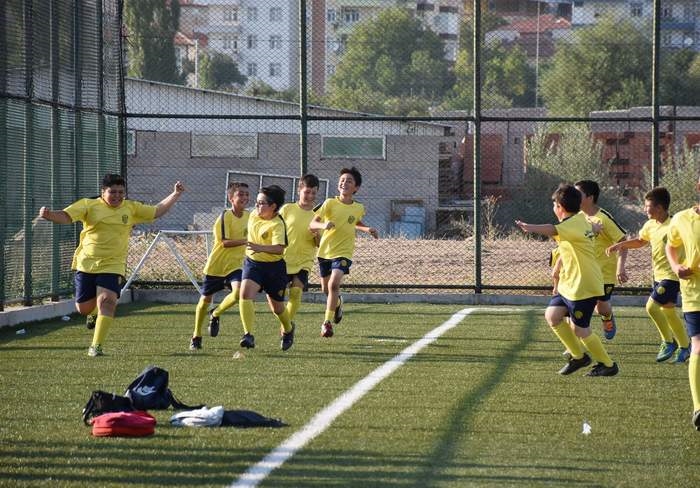 Futbol Şenliği’nin kazananı dostluk oldu 