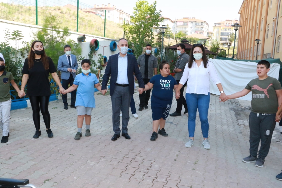 Başkan Saygılı Özel öğrencileri ziyaret etti 