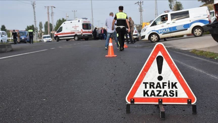 Trafik kazasında 3 kişi yaralandı 