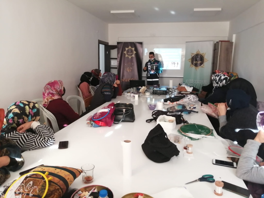 Mahalle Konaklarımızda Narkotik Anne Eğitimi 