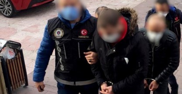 Zehir taciri belasını buldu