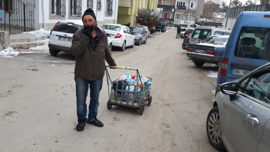 İşsizlik yok diyenler gelip bizleri görsün