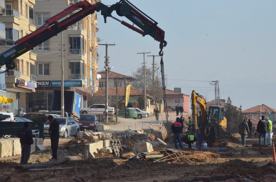 Etiler köprülü kavşak çalışması sürüyor 