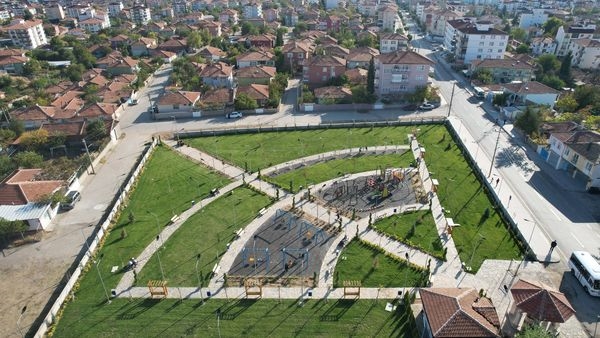 PARK VE YEŞİL ALAN SEFERBERLİĞİ DEVAM EDİYOR