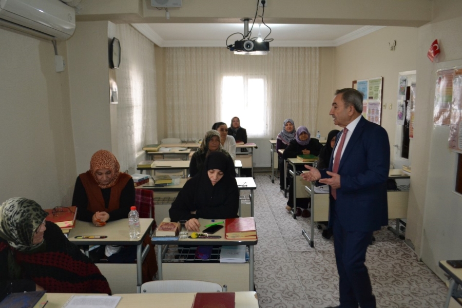 Kadınların hepsi birer öğretmendir