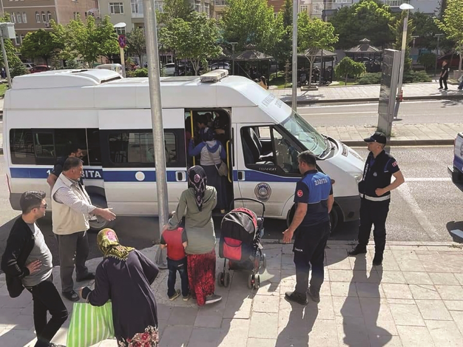 Belediye zabıta ekipleri Dilenciye göz açtırmıyor 