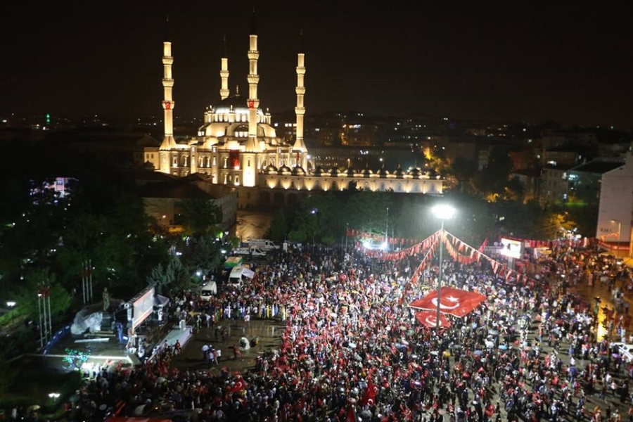 15 Temmuz Kahramanlıkla Kazanılmış Demokrasi Zaferidir