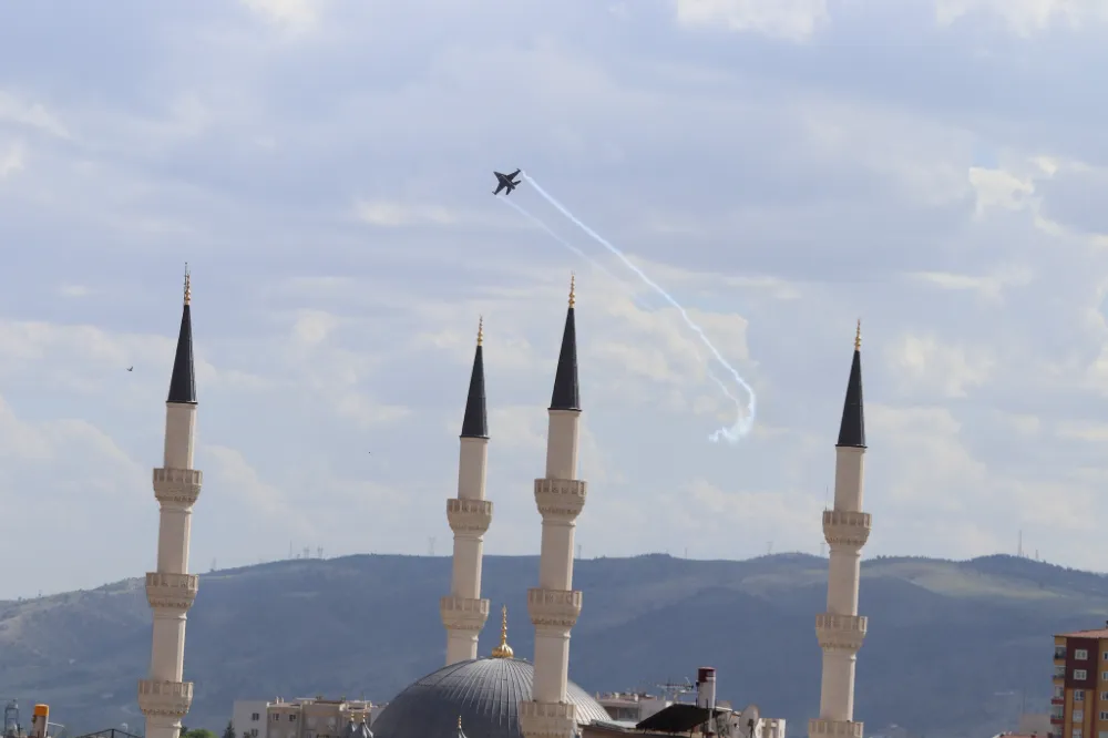 SOLOTÜRK Gösterileri Nefesleri Kesti