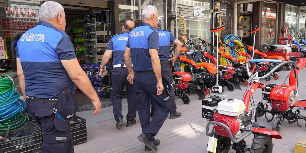 Kaldırımlar Yayalara Teslim Ediliyor