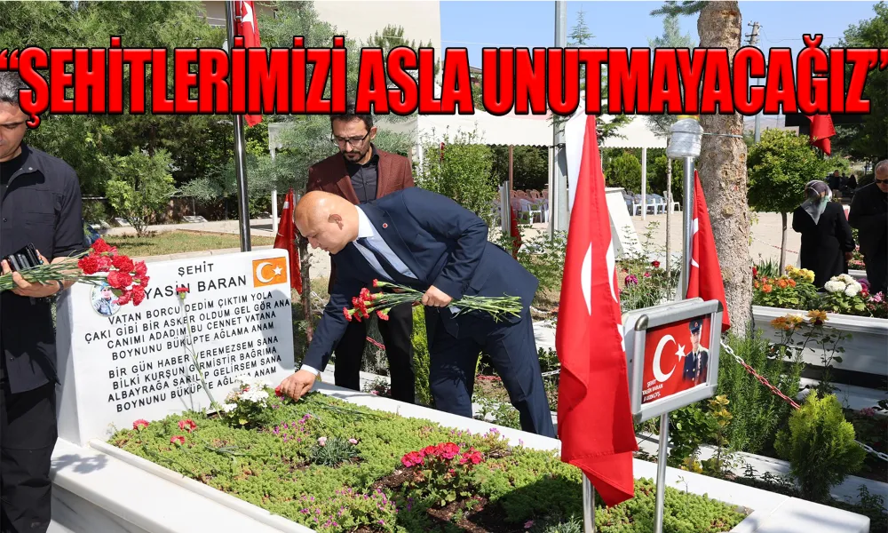 Şehitlikte Duygusal Bayramlaşma