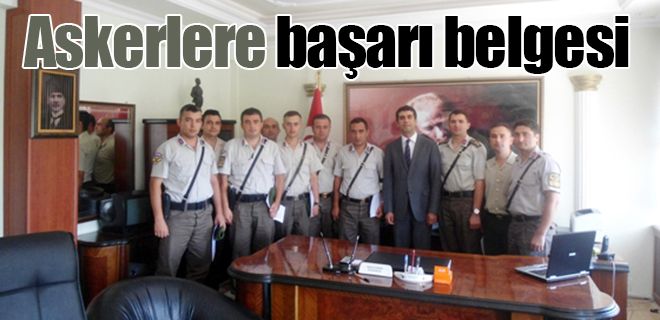 Askerlere başarı belgesi