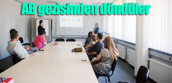 Heyecanla döndüler