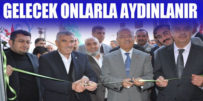 Gelecek genç nesillerle aydınlanır