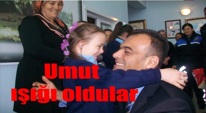 Engelleri öğrencilerin umut ışığı oldular