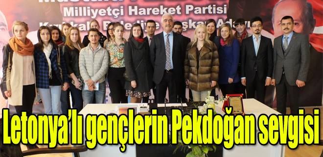 Letonyalı gençlerin Pekdoğan sevgisi