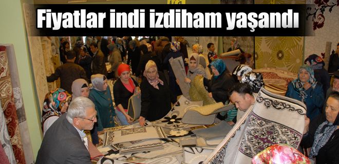 Ücretsiz halı dağıtımı izdihama yol açtı 