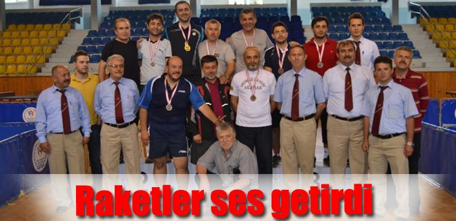 Raketler ses getirdi