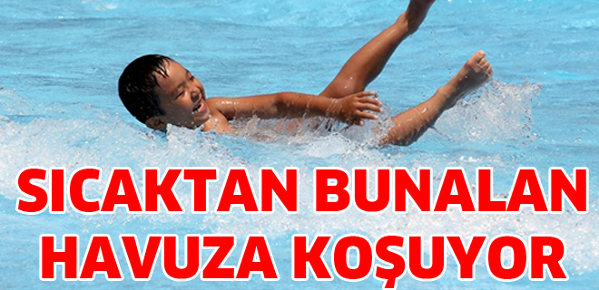SICAKTAN BUNALAN HAVUZA KOŞUYOR 