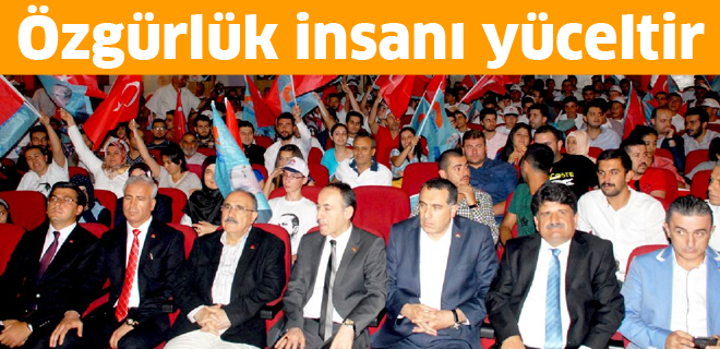 Özgürlük insanı yüceltir