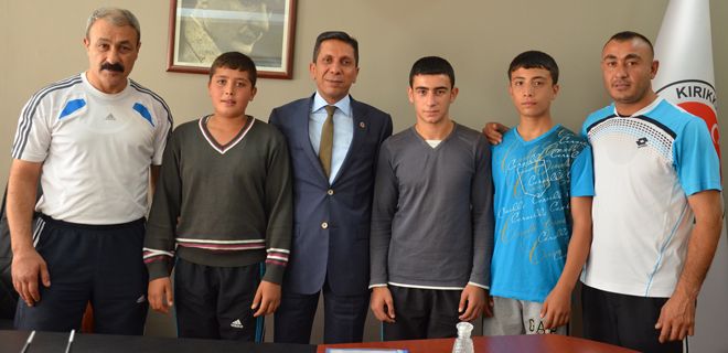 Genç Boksörlerden Baro Başkanına Ziyaret