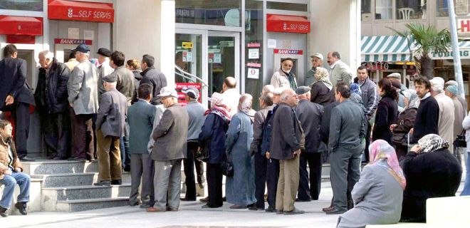 Yüzlerce kişiye emeklilik yolu açıldı