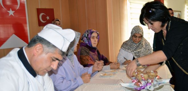 Maharetli eller yarıştı