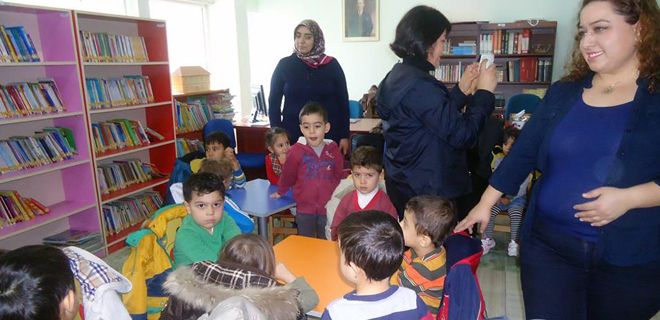 Miniklerden kütüphaneyi ziyaret