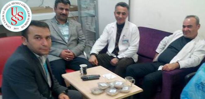Meslektaşlara aşure ikramı