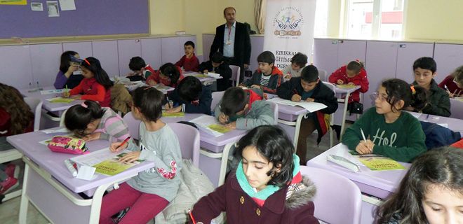 Kitap okuyan bilir