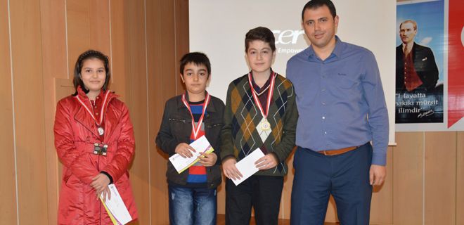 Biz Kocaman Bir Aileyiz