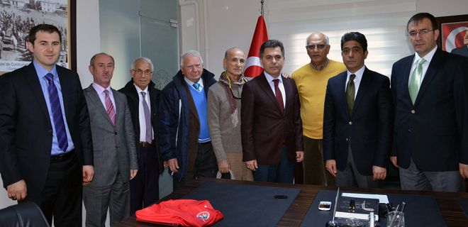 Gençlerin önünü açmak bizim öncelikli görevimiz