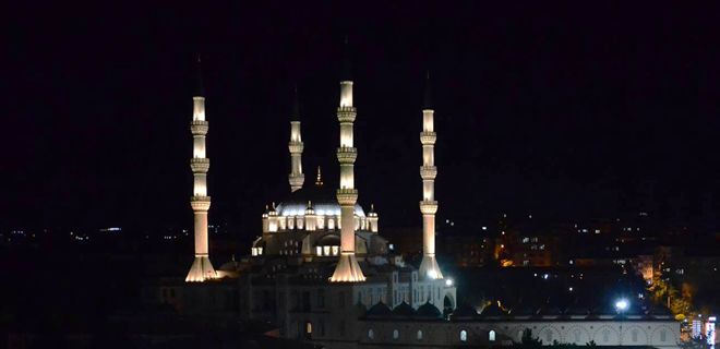 Nur Camiinde sona gelindi