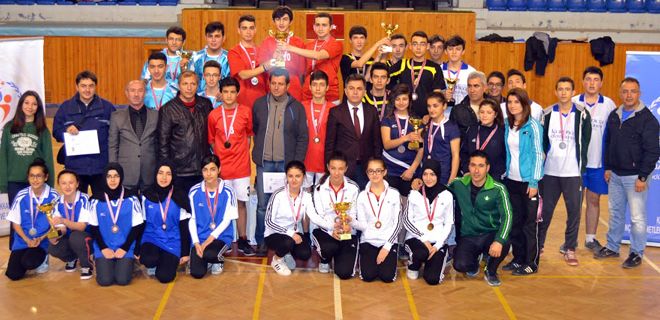 Kırıkkale`de Badminton Rüzgârı