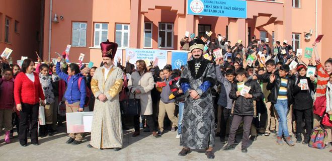 Gençler, atalarına mektup yazacak