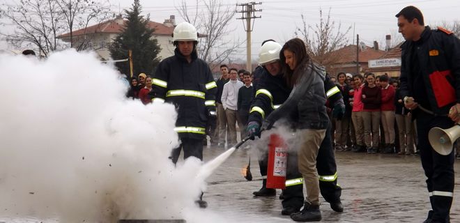 Okullarda gerçek gibi tatbikat