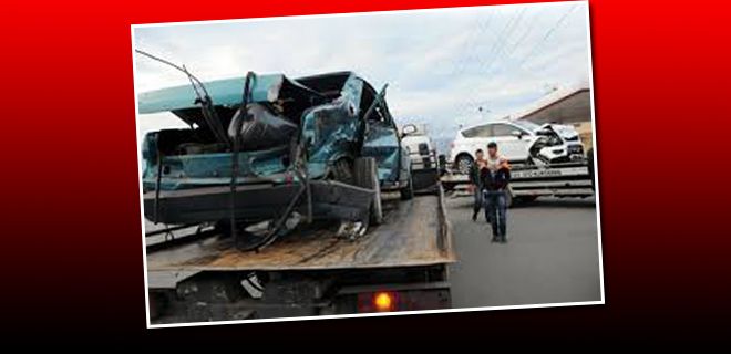 Otomobille Cip Çarpıştı: 6 Yaralı