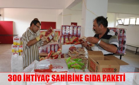 300 İHTİYAÇ SAHİBİNE GIDA PAKETİ
