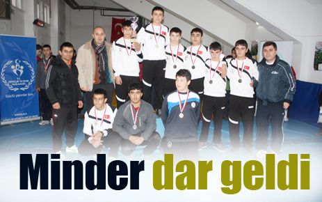 80 güreşçinin mücadelesi