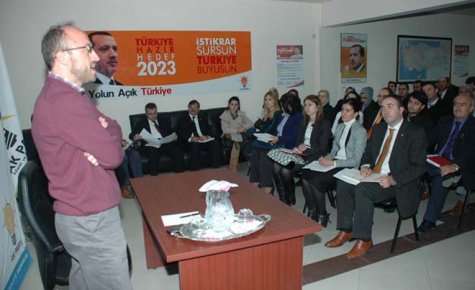 AK Parti?de akademi eğitimleri sürüyor