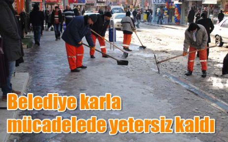 Belediye karla mücadelede yetersiz kaldı