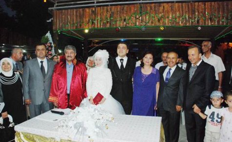 GÜVENTÜRK AİLESİNİN MUTLU GÜNÜ