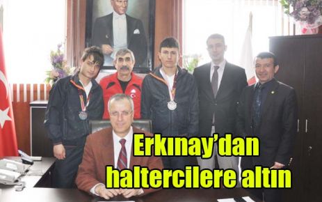 Haltercilere altın taktı 