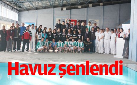 Havuz şenlendi