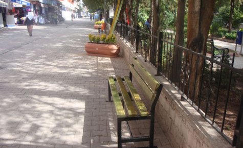 HÜSEYİN KAHYA PARKI?NA ÇEVRE DÜZENLEMESİ YAPILDI